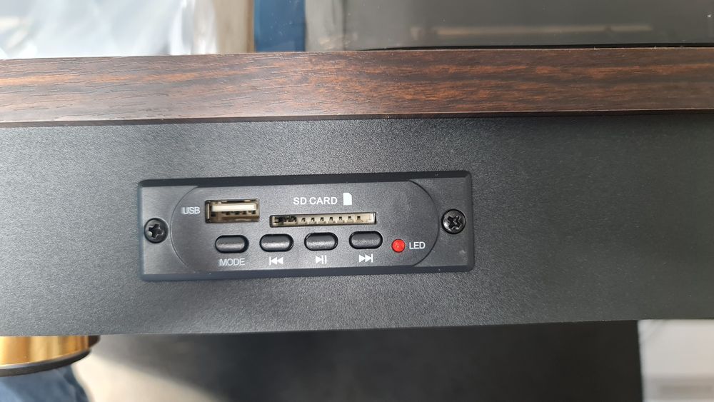 Gramofon winylowy Bescost