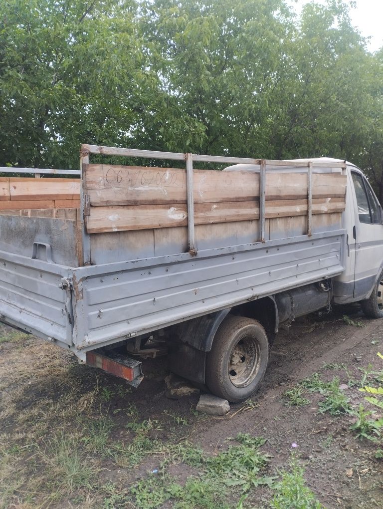 Продам газель бортову