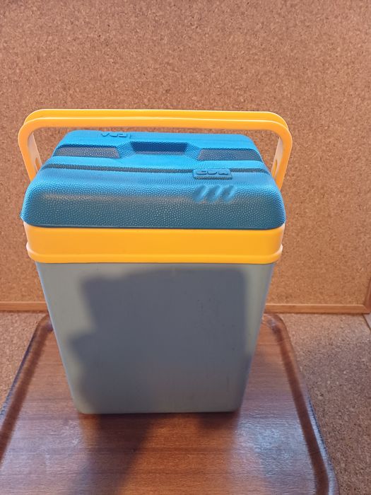 Arca frigorífica portátil, ideal para campismo, praia, viagem.