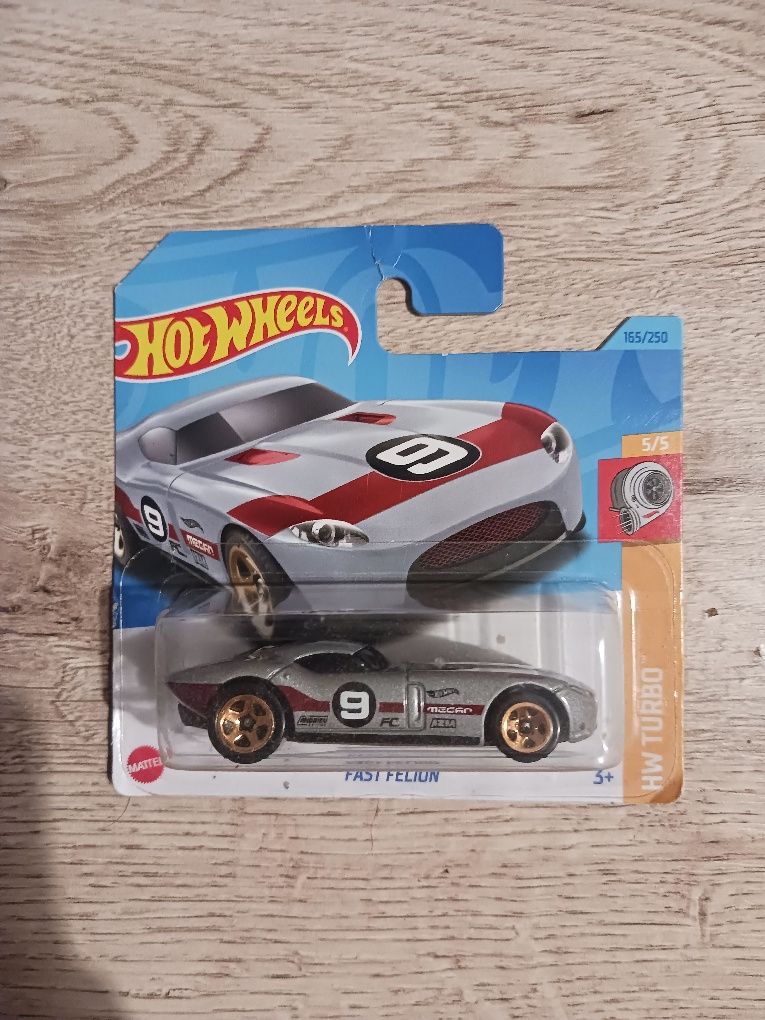 Różne hotwheelsy