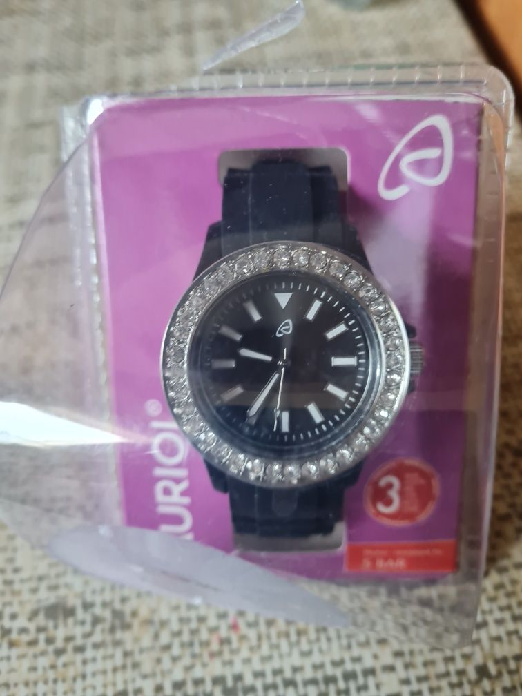 Zegarek damski kwarcowy z ozdobnymi kamykami nowy AURIOL