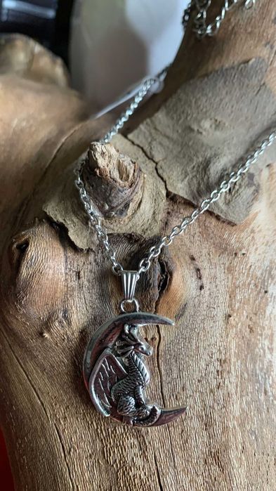 Colar com a pedra Selenite e com vários cristais e pedras