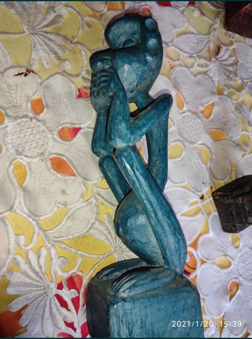 Pięć figurek afrykańskich
Lekkie drewno