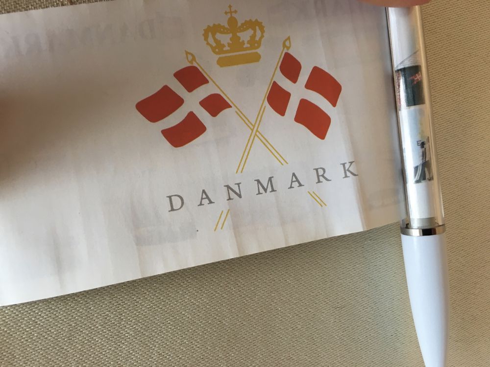 Długopis pamiątkowy, kolekcjonerski, duński z flagą, symbolami Danii