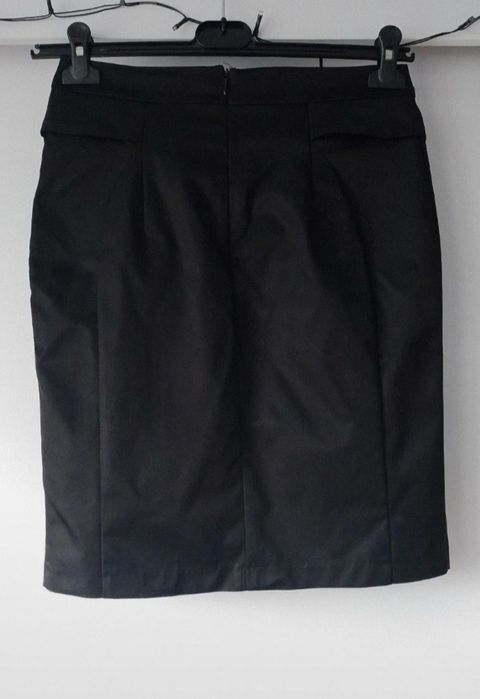Czarna spódnica śliski materiał rozm S