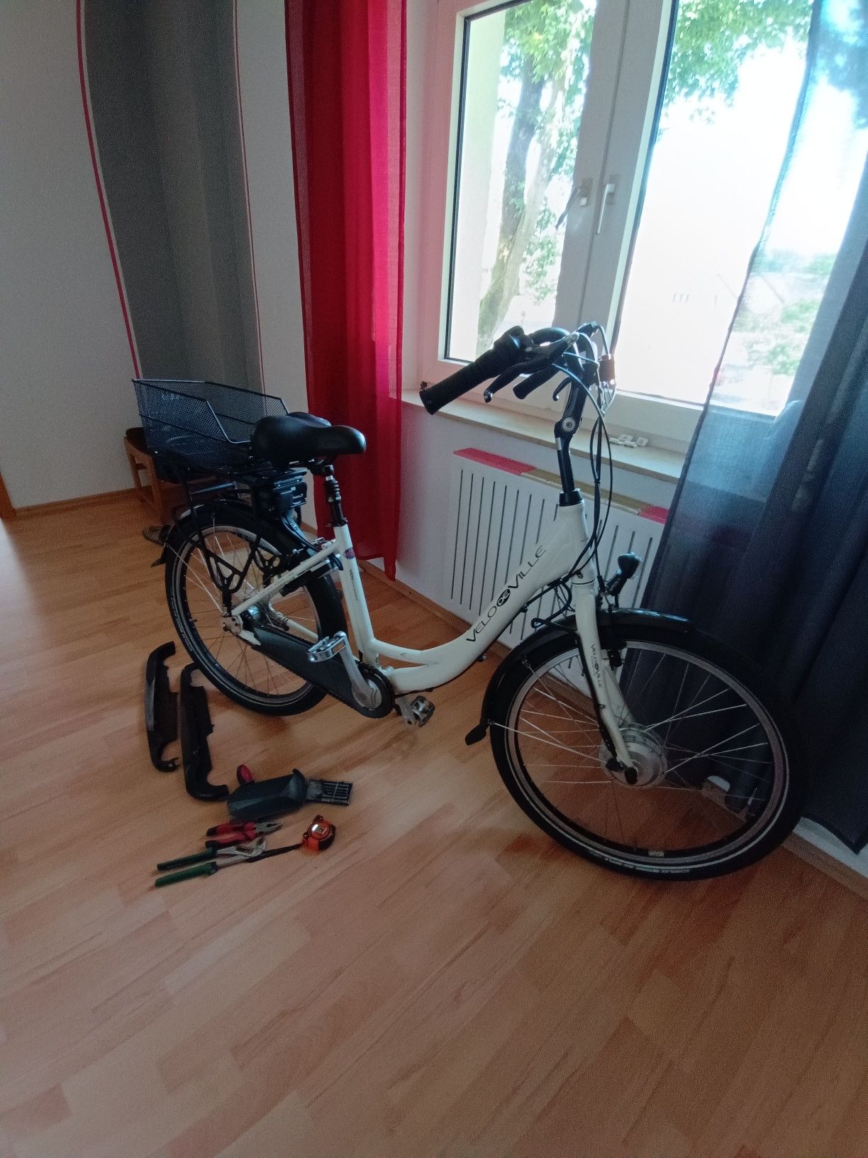 Велосипед дамский e bike Velo de Ville E-C20