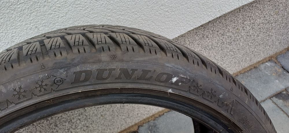 Dunlop Winter Sport 5.  225/40/18