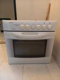 Forno elétrico com placa de gás