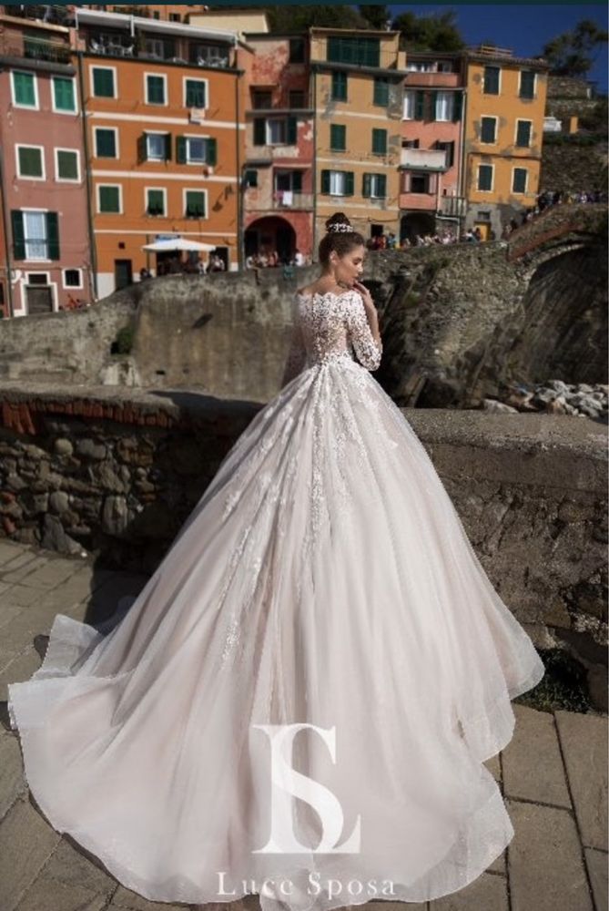 Продам весільну сукню від бренду Luce sposa