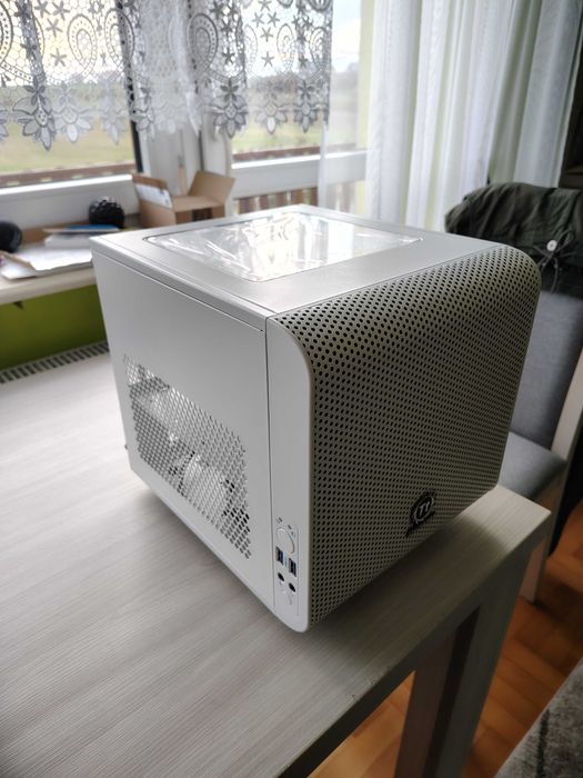 Thermaltake Core V1 Snow Edition - obudowa komputera PC