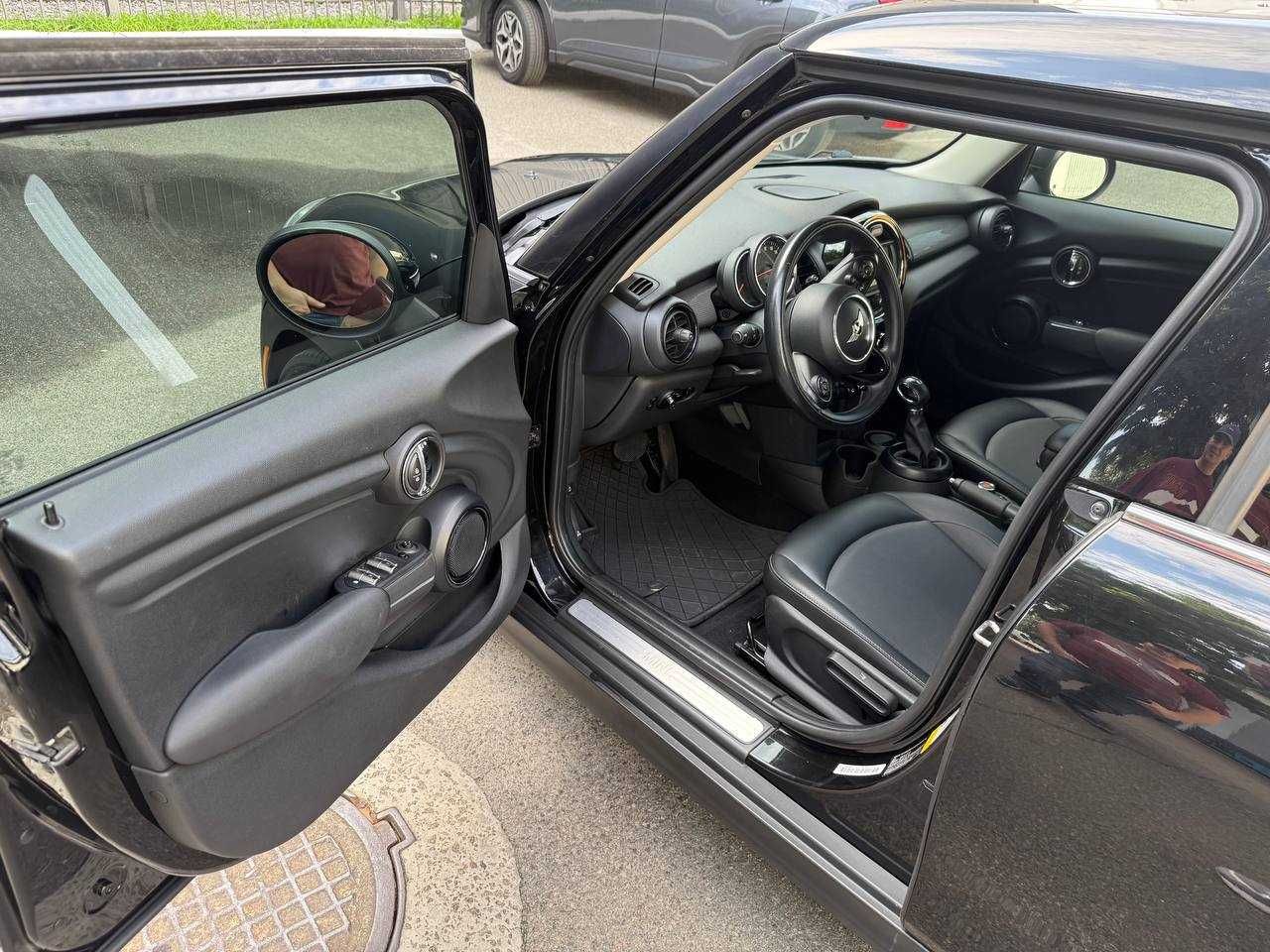 Стильний та Динамічний Mini Cooper F55 1.5 Twin Turbo (136 к.с.)