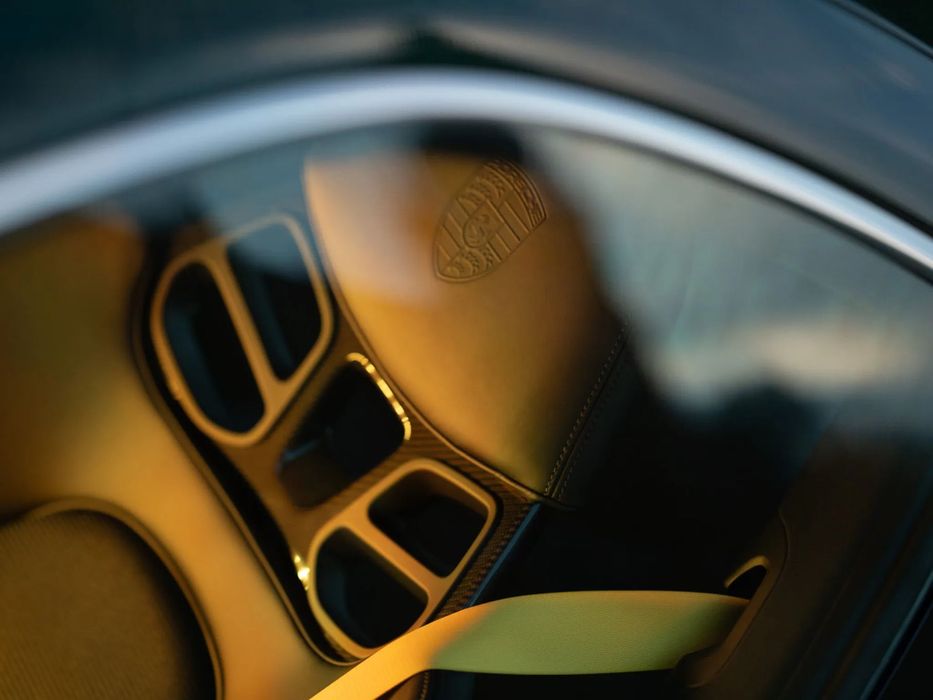 Porsche 911 Porsche 911 GT3 Touring (992) – 2022 – manual / PCCB / Sport Chrono /