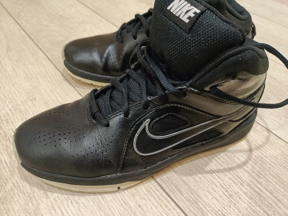 Кожаные  подростковые ботинки Nike