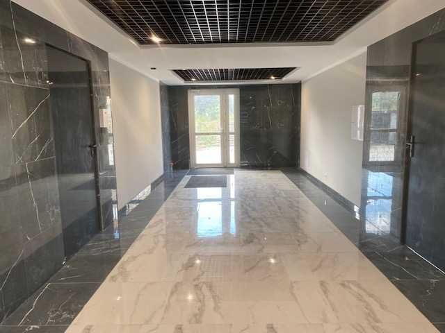 Lokal magazynowo-biurowy 209 m2 na parterze