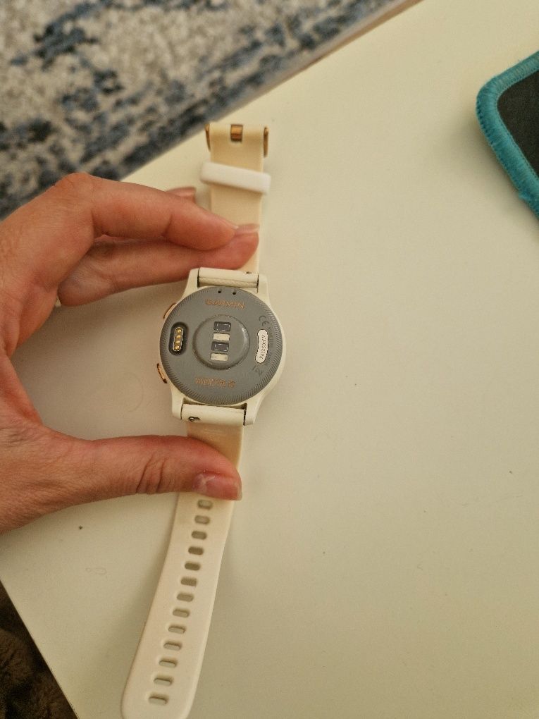 Zegarek sportowy Garmin vivoactive 4s