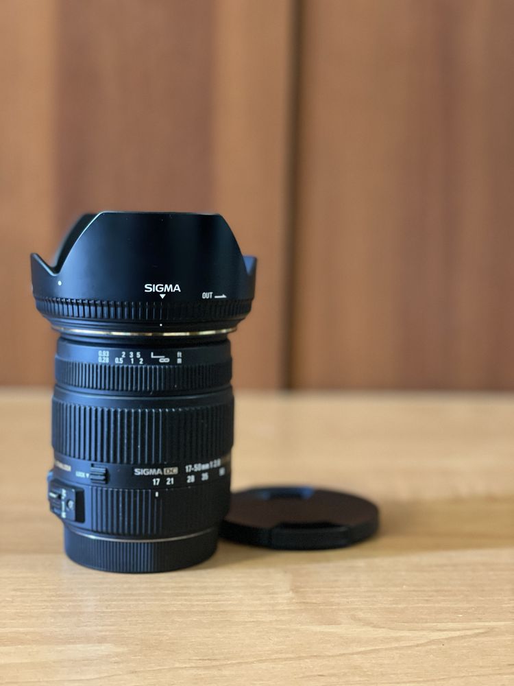 Sigma AF 17-50mm f/2.8 EX DC HSM