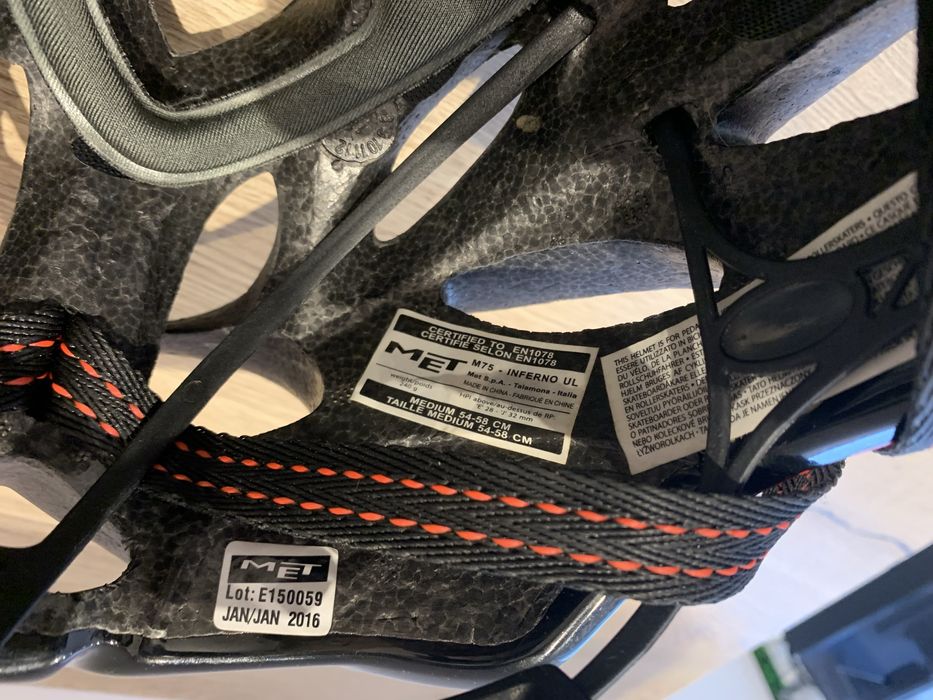 Kask rowerowy MET Inferno UL