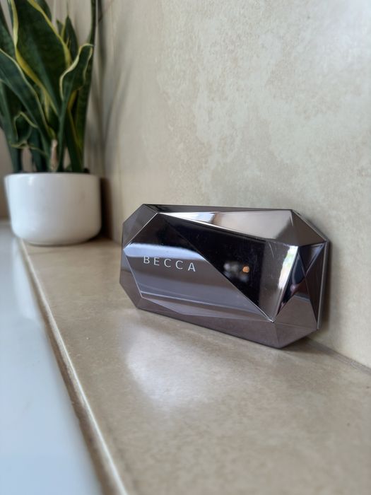 Paleta rozświetlaczy becca