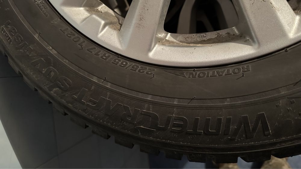 Колеса комплект зима 225/65/R17 Nissan