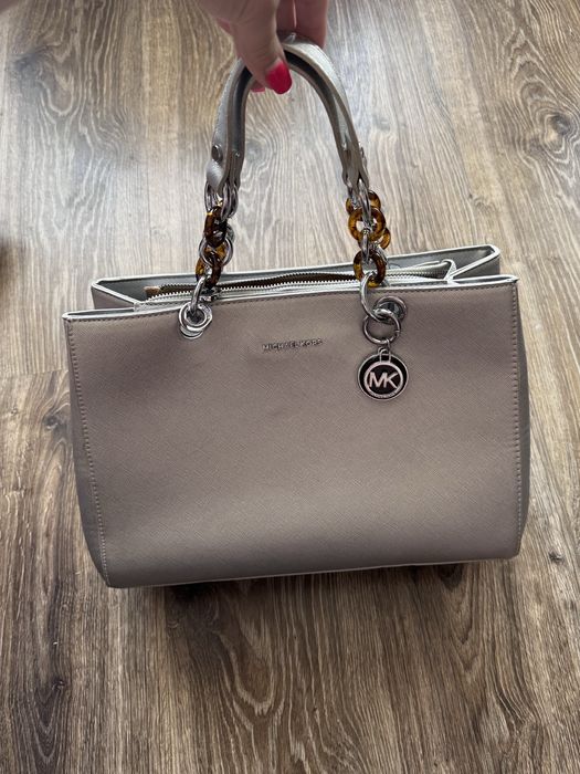 Жіноча сумка Michael Kors