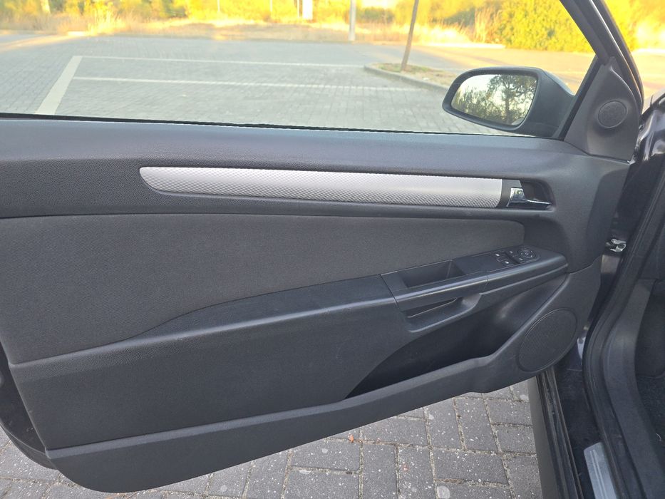Opel Astra H GTC 1.9D 150cv