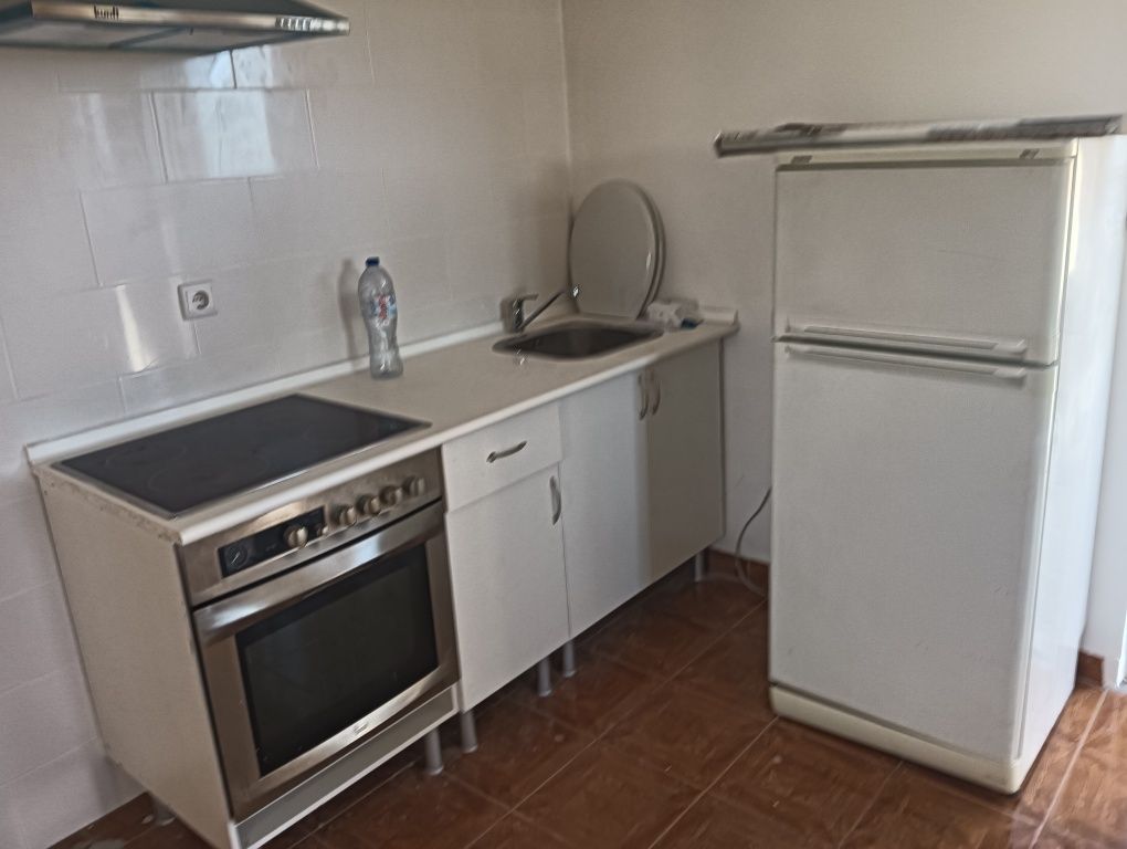 Arrenda- se casa em Santa Margarida a 5 min do Centro de Castro Daire