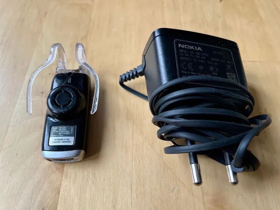 Zestaw słuchawkowy Nokia BH-200 z ładowarką Nokia AC-3E