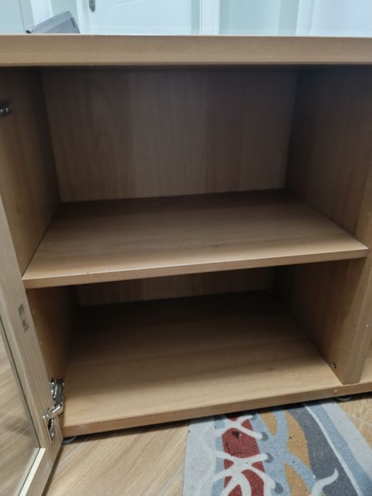 Szafka jak ikea besta, trochę ciemniejszy kolot
