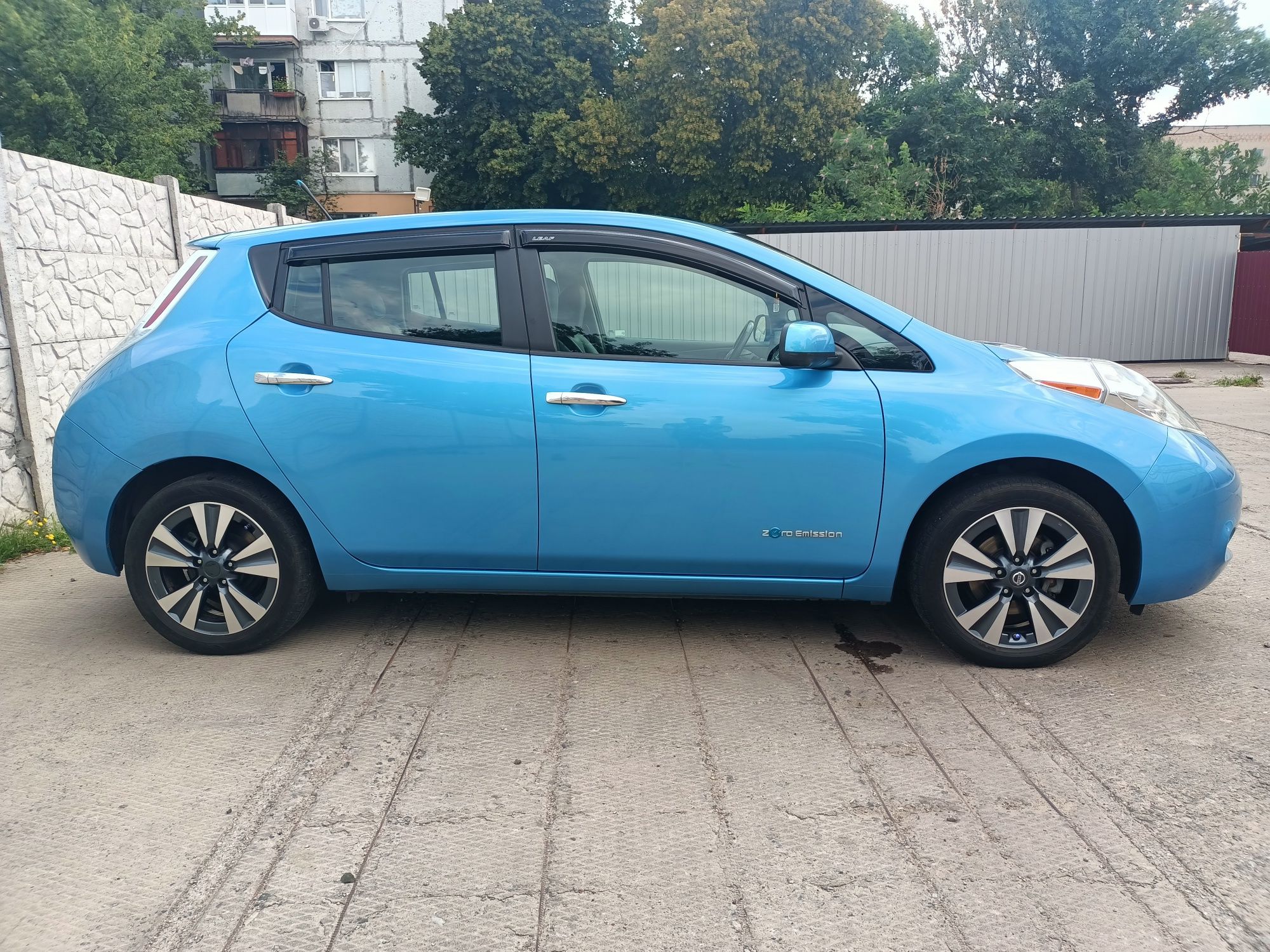 Nissan Leaf 2013 SL(максимальна)