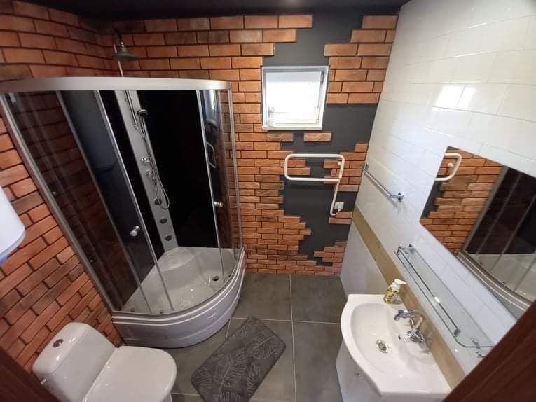 Domek pod lasem z pięknym widokiem Bieszczady.