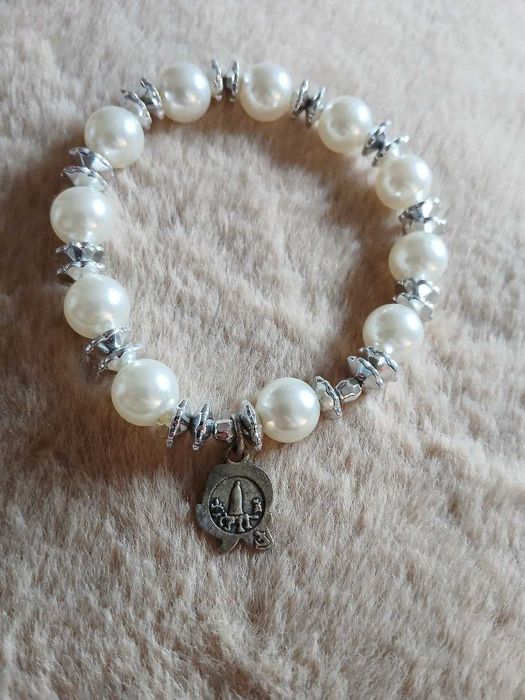 Pulseira Pérolas Religiosa - Elegância e Fé