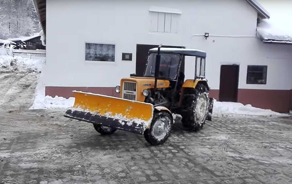 Pług śnieżny na przód ciągnika Ursus C-330 C-360, 3512 MF-235 MF-255