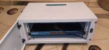 Szafa rack 19" 4U skrzynka serwerowa + switch 16 x RJ45