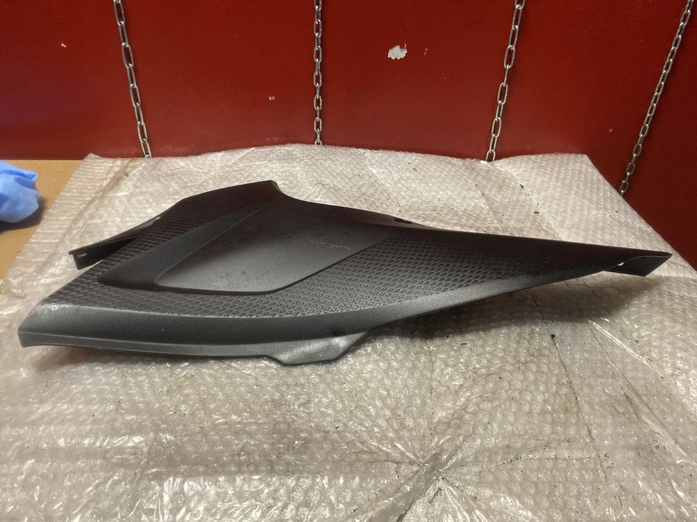 Honda CBR 500 R osłona owiewka wypełnienie C148