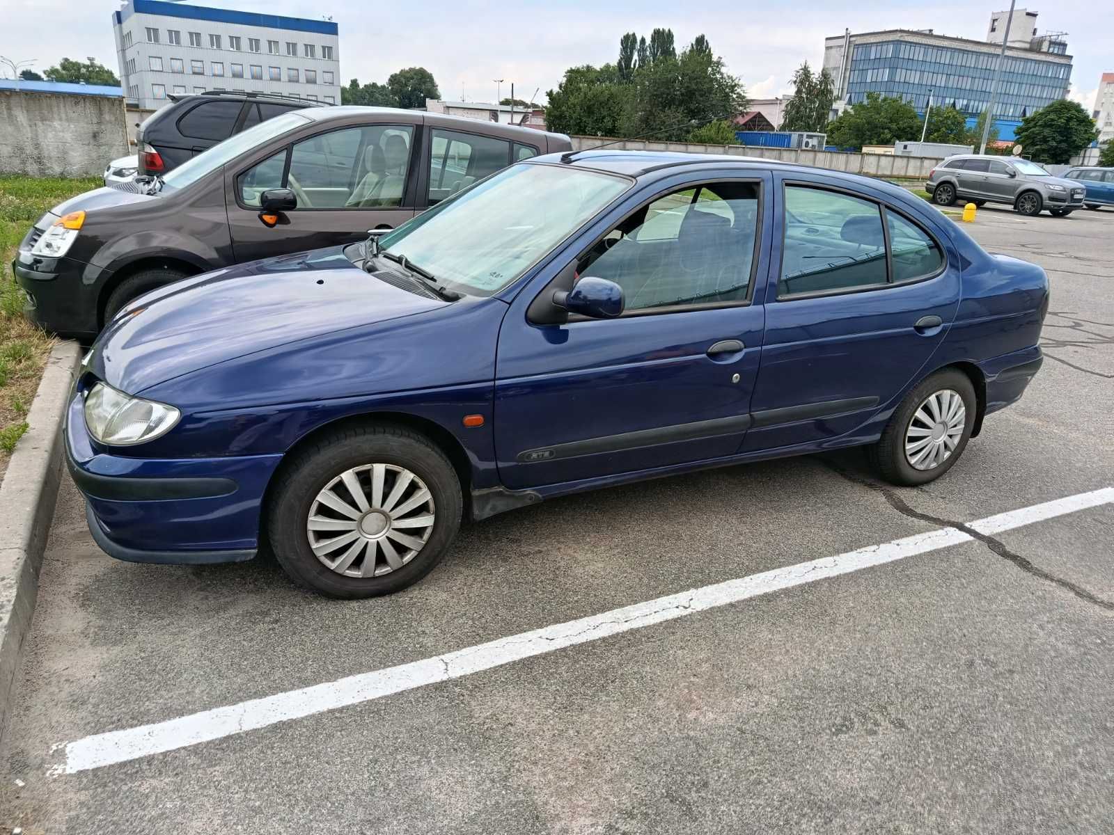 Продаю автомобіль Renault 1998 року