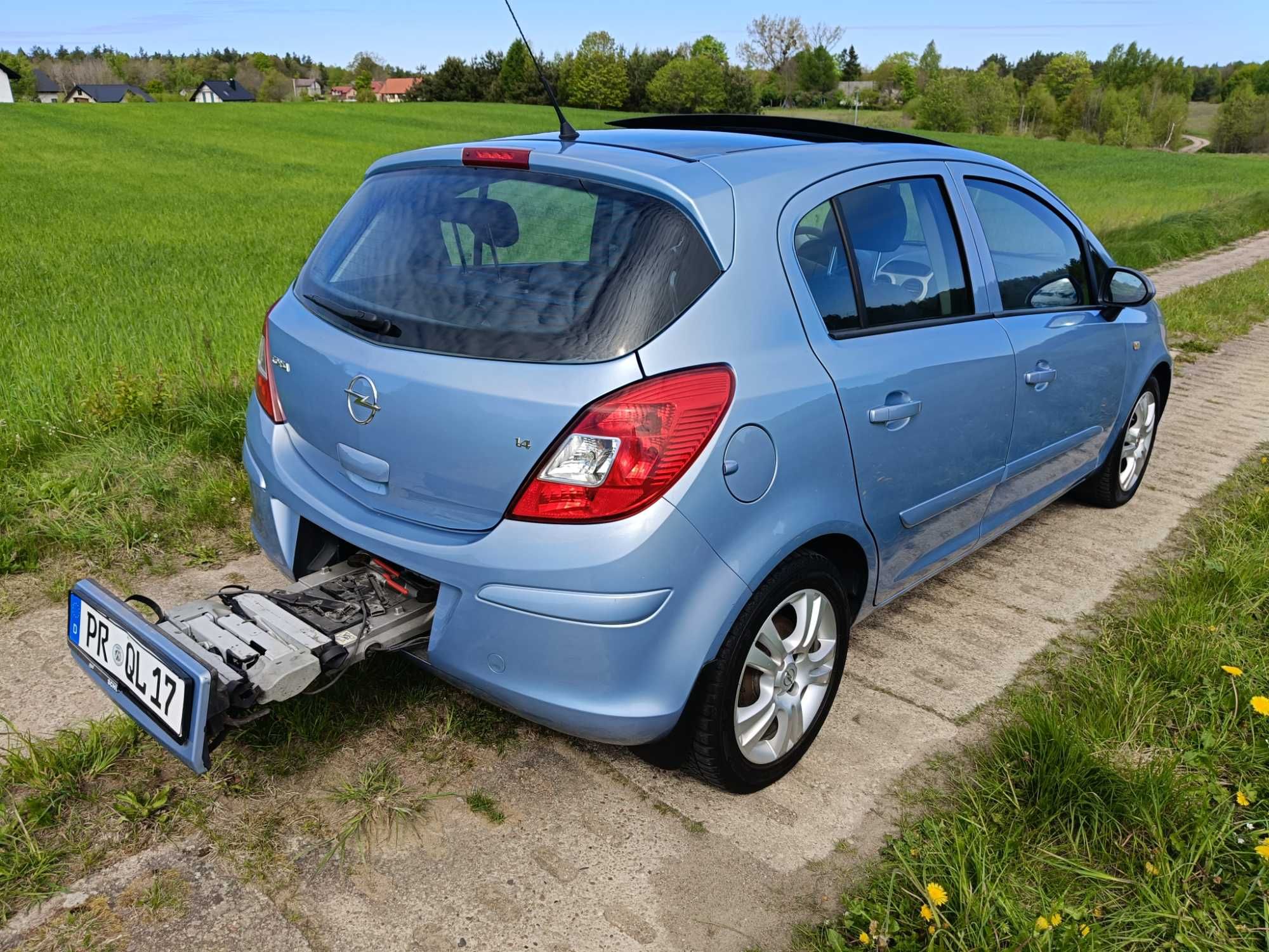 Opel Corsa D 2007 rok 1.4 B panorama klima bagażnik rowerowy