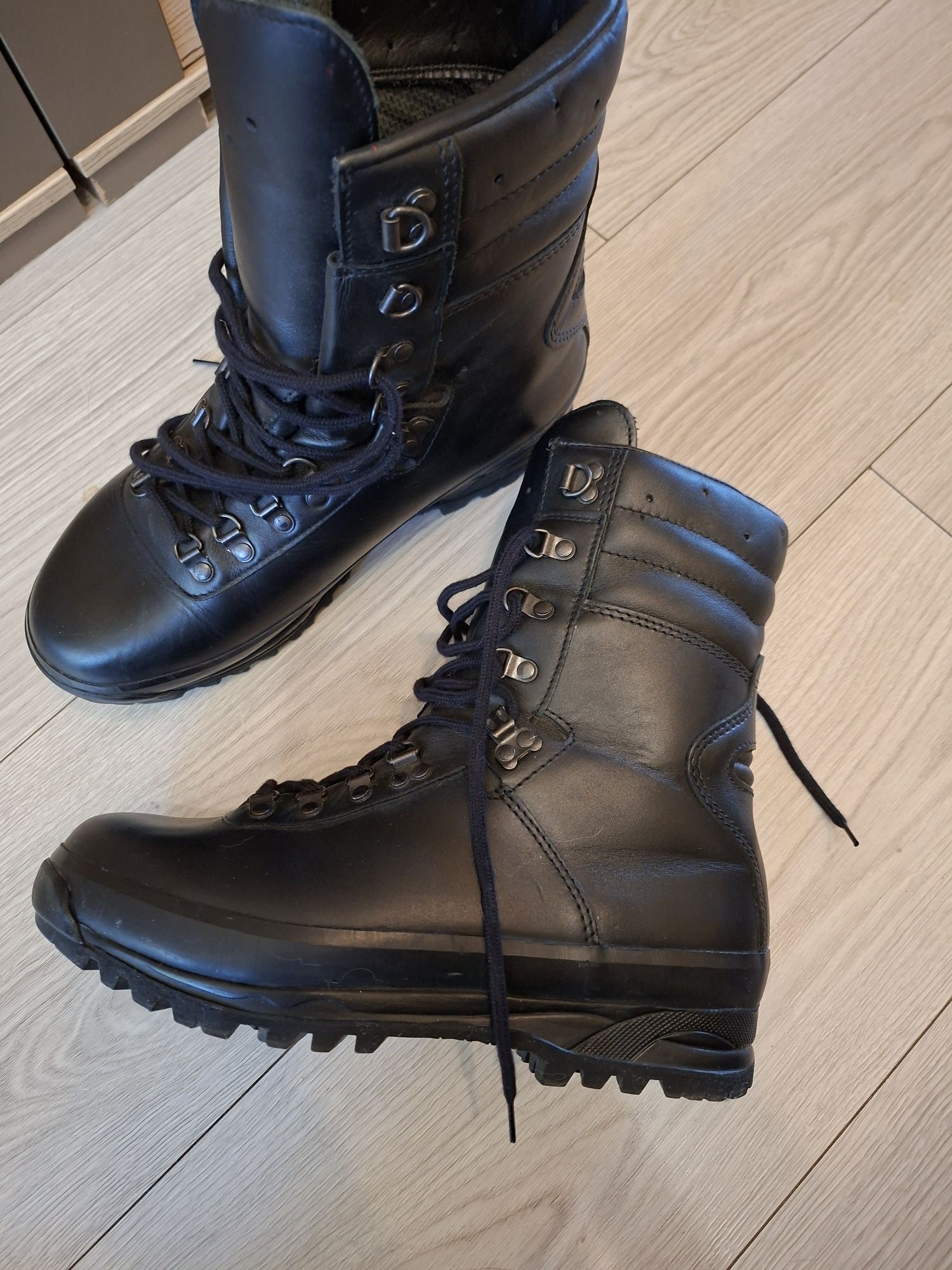 Buty wojskowe mon
