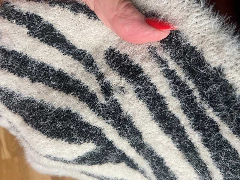 Wełniany żakiet z kieszeniami