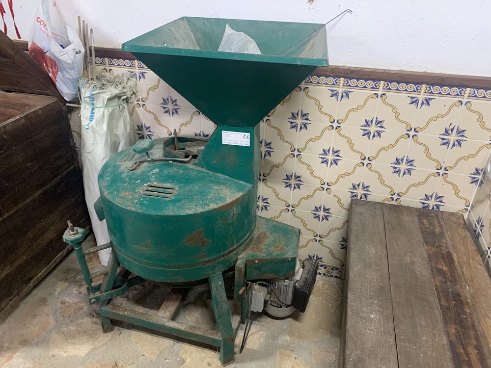 Moinho de pedra para cereais e outros
