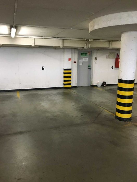 Miejsce postojowe w hali garażowej - Piekarnicza 21 Gdańsk