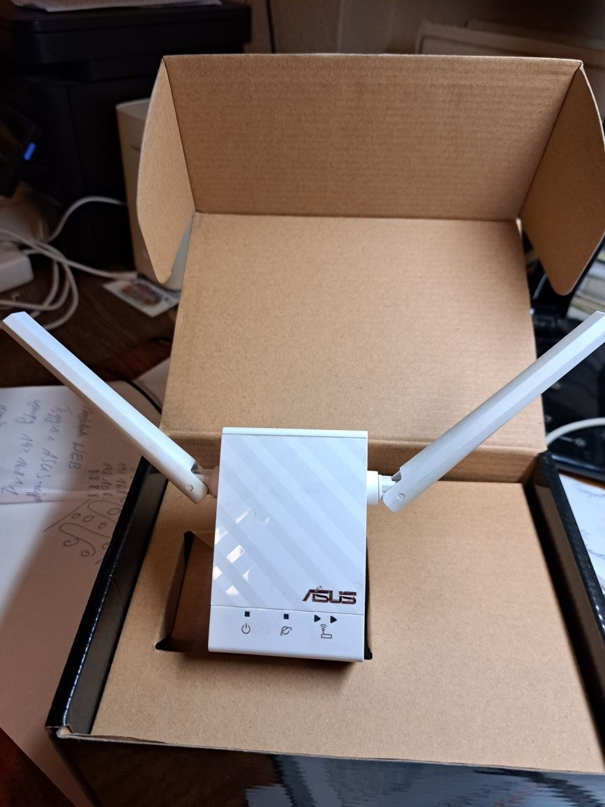 Sprzedam  repeater wi-fi Asus AC-51