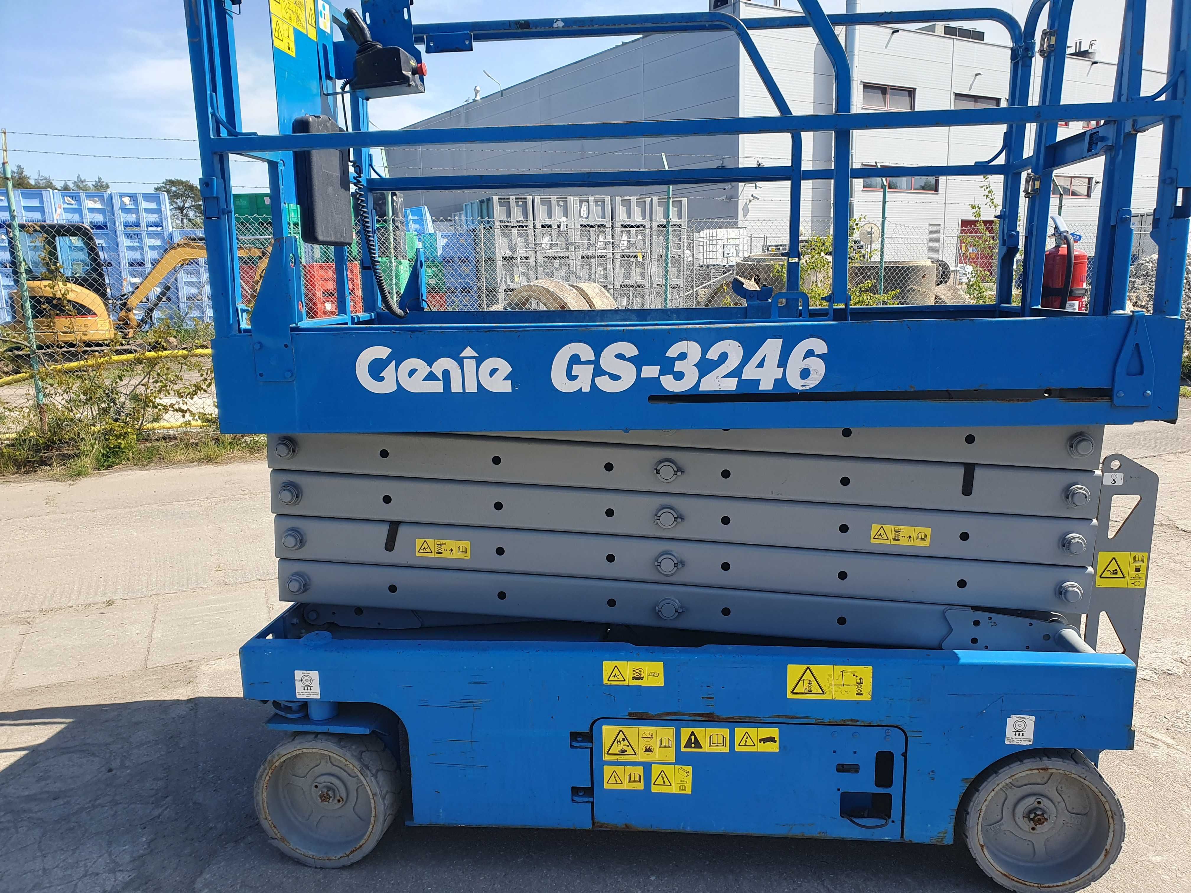 Podnośnik nożycowy GENIE GS 3246, 2006, 11,60m. netto: 29.000 PLN.