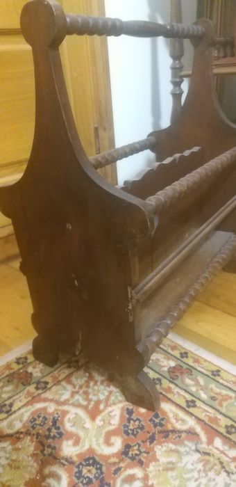 Porta livros ou revistas antigo