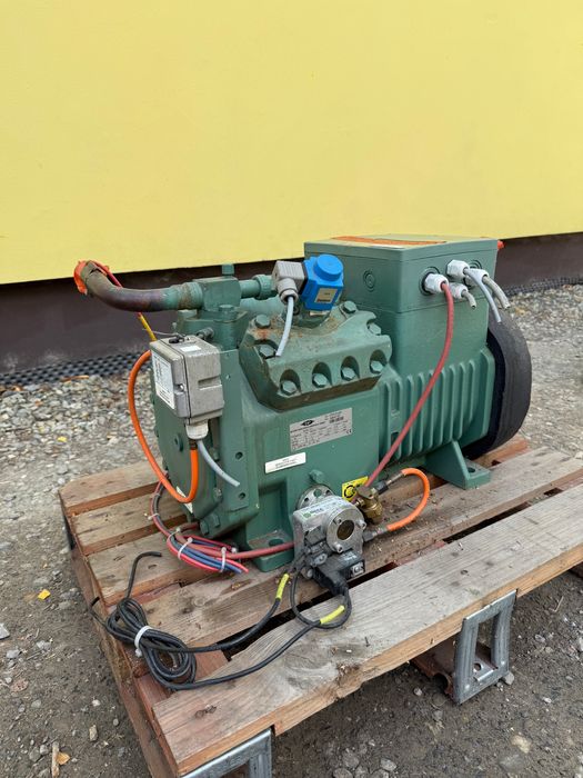 Sprężarka półhermetyczna Bitzer 4TES-8Y-40P
