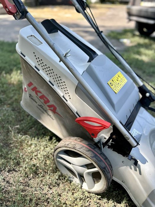 Газонокосилка Ikra Mogatec IBRM 2351 TL бензиновый самоходный