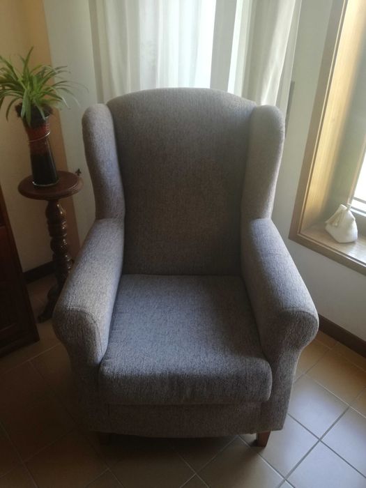 Cadeirão muito confortável em cor bege mesclado
