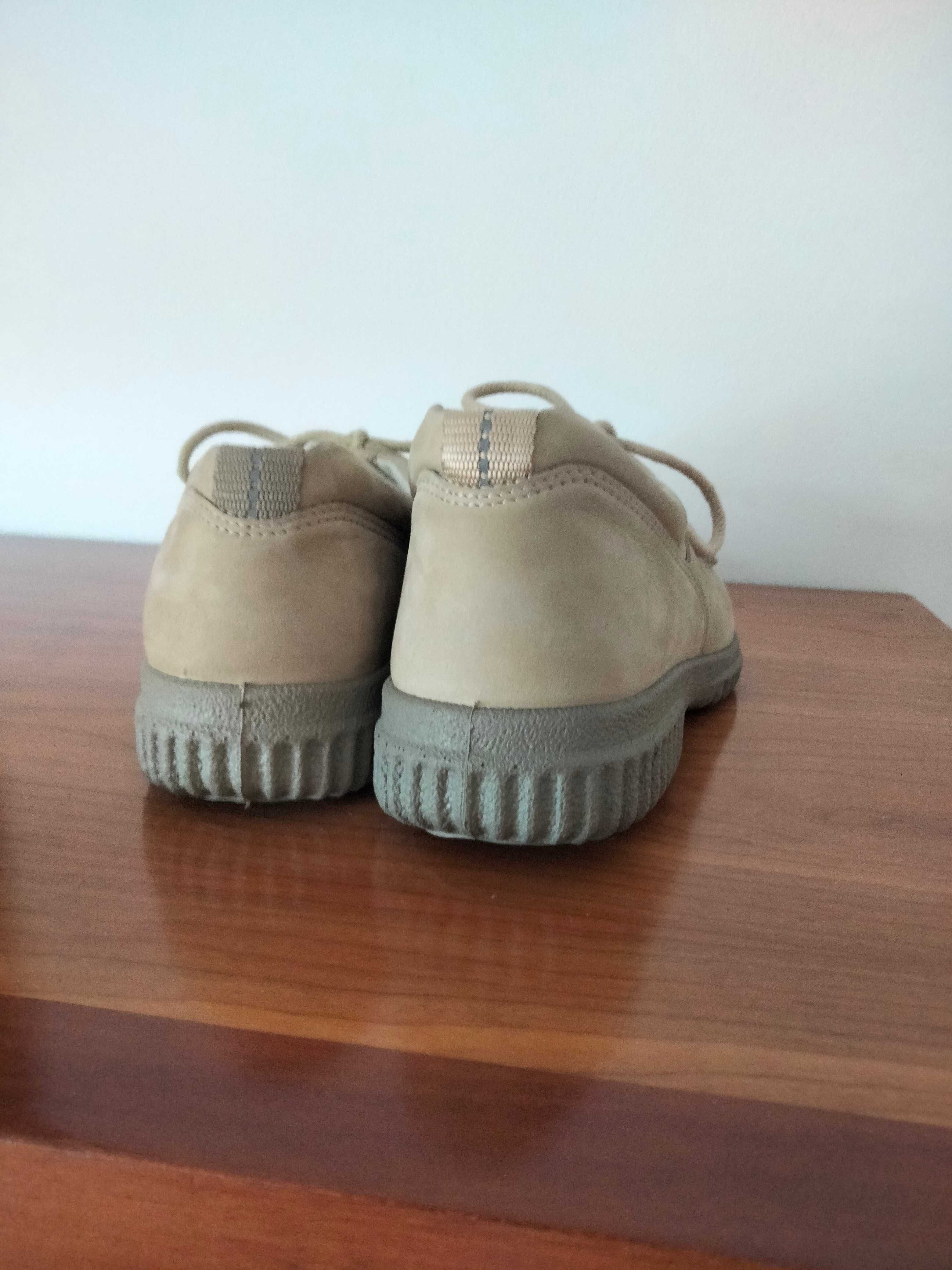 Sapatos Eco conforto