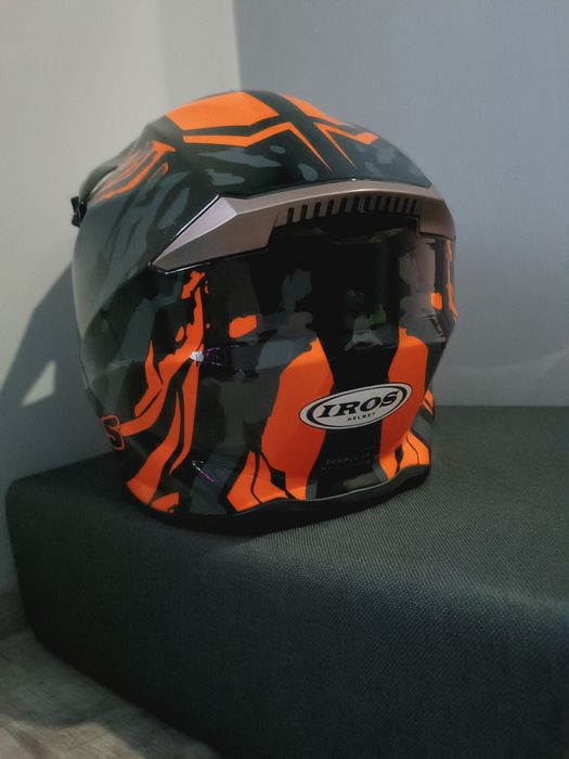 шолом кросовий ,