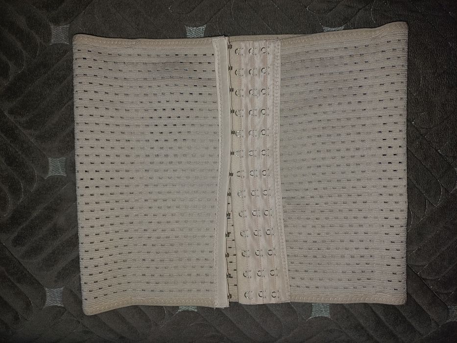 Корсет для корекції фігури