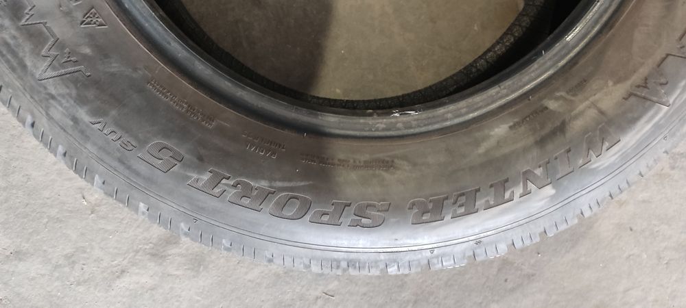 Zimowe 235 65r17 Dunlop winter sport 5 suv